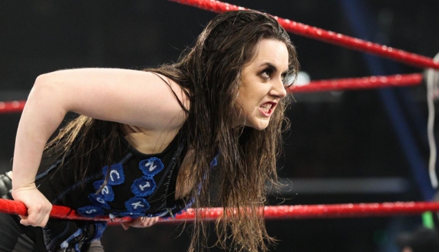Nikki Cross se marie !