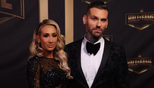 Carmella révèle le sexe de son futur enfant avec Corey Graves 