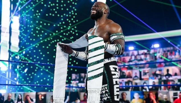 L'ancienne scénariste de la WWE abandonne sa plainte pour ''racisme''