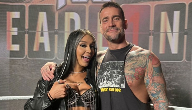 Cora Jade retrouve CM Punk en 2023
