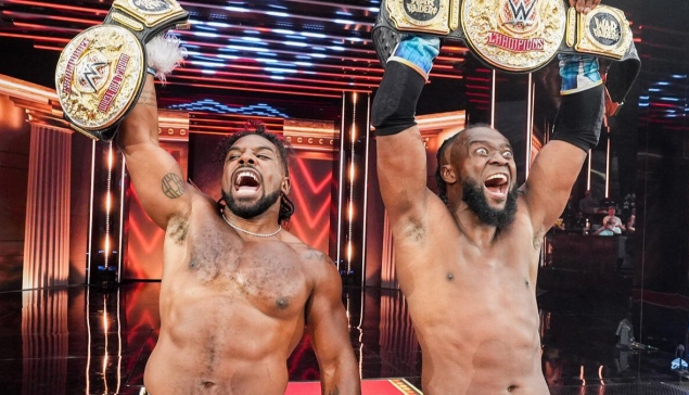 Kofi Kingston est satisfait de la victoire du New Day lors de WWE WrestleMania 41