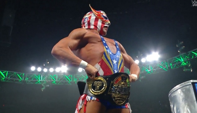 Grande Americano remporte son premier titre WWE
