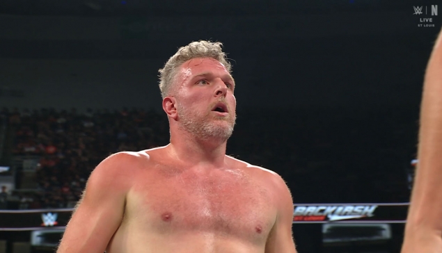 WWE Backlash : Gunther offre un bronzage gratuit à Pat McAfee