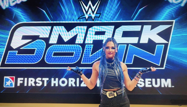Giulia réagit à son arrivée à WWE SmackDown