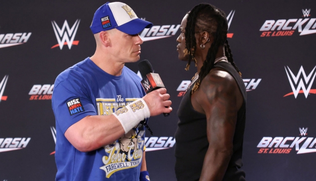 John Cena remet en question d'être le héros de jeunesse de R-Truth