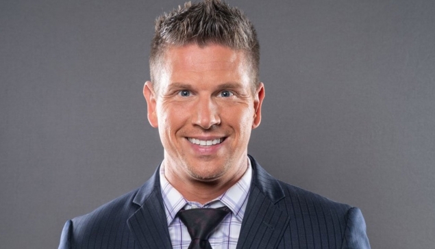 Josh Mathews signe officiellement avec l'AEW